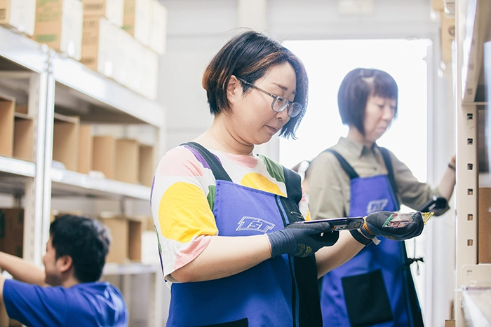 昭島第2物流センター ピッキング作業