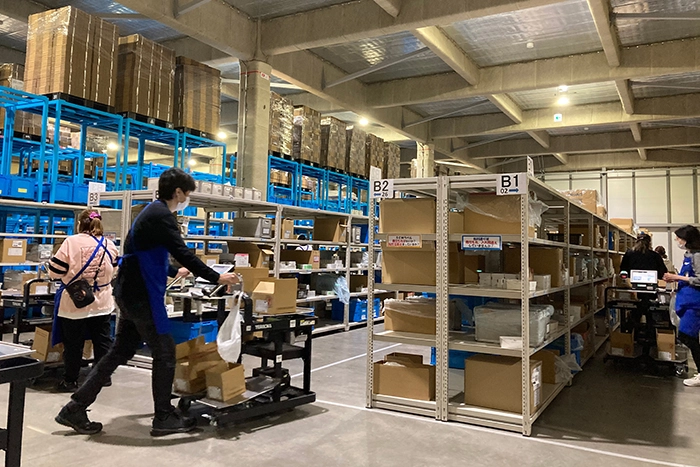 鶴ヶ島物流センター ピッキング作業